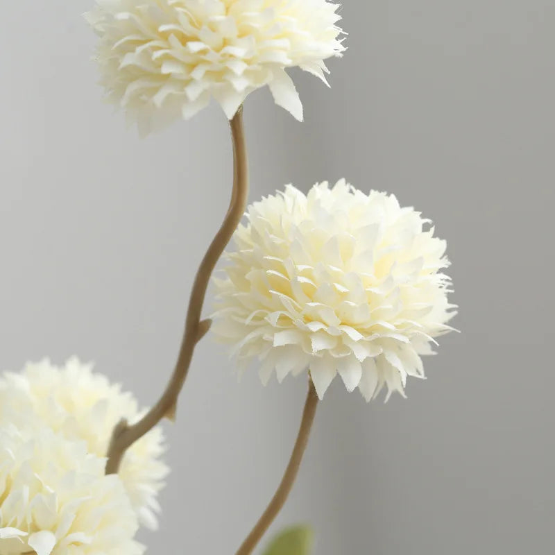 Bring a touch of natural beauty to any space with our lifelike Artificial Dandelion Flower Ball. Perfect for adding a touch of whimsy to your home or office, these flowers require no maintenance and will stay vibrant and fresh all year round.