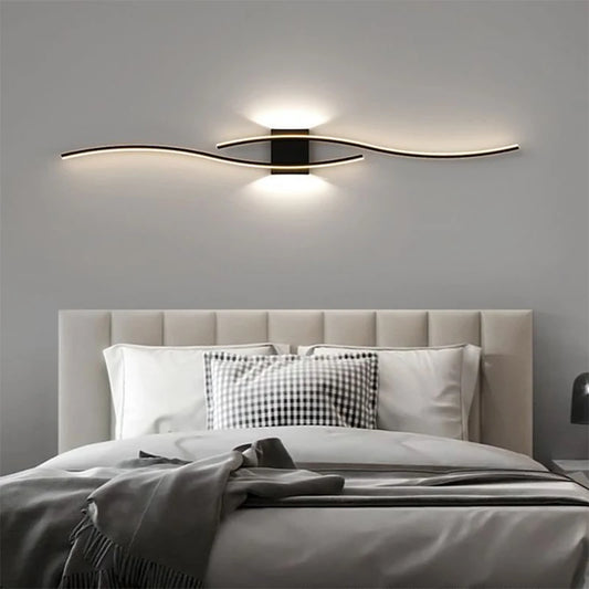 Double Curve Wall Lamp, Close Up